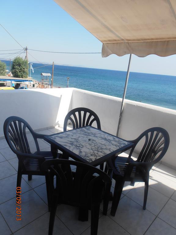 Iro Apartments Ajíasz Fotinísz-part Szoba fotó